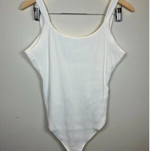 Good American Women's GB0299
Size 4 Ivory Ribbed One Piece
Bodysuit NWT